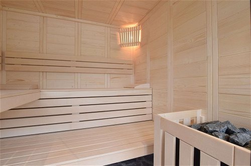 Foto 22 - Cozy Holiday Home in Vielsalm With Sauna