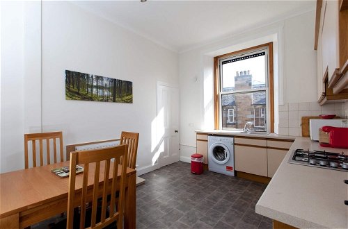 Photo 15 - Spacious and Bright Polworth Flat