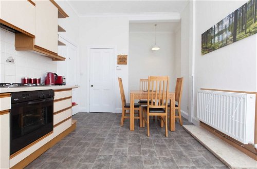 Photo 17 - Spacious and Bright Polworth Flat