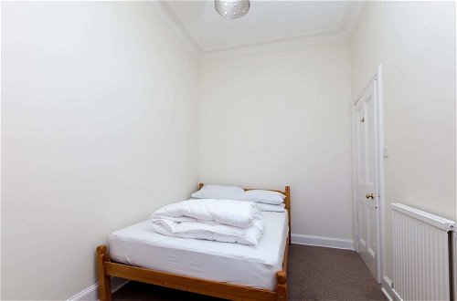 Photo 7 - Spacious and Bright Polworth Flat
