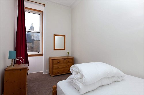 Photo 6 - Spacious and Bright Polworth Flat