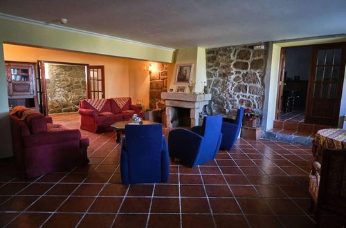 Foto 35 - Beautiful 8 Bed Cottage in Celorico With Pool