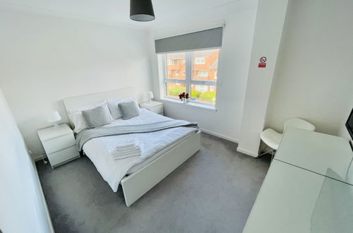 Foto 4 - Modern 2 bed Apartment Near City Centre