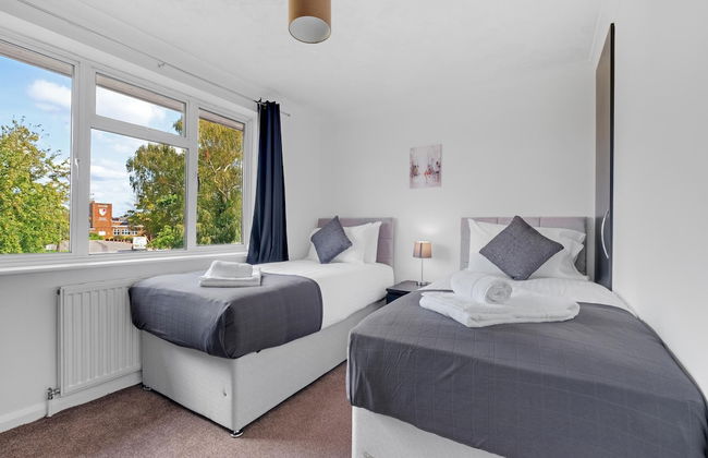 Heathrow Living St Annes Svcs Hse 5 BDRM - Foto 2