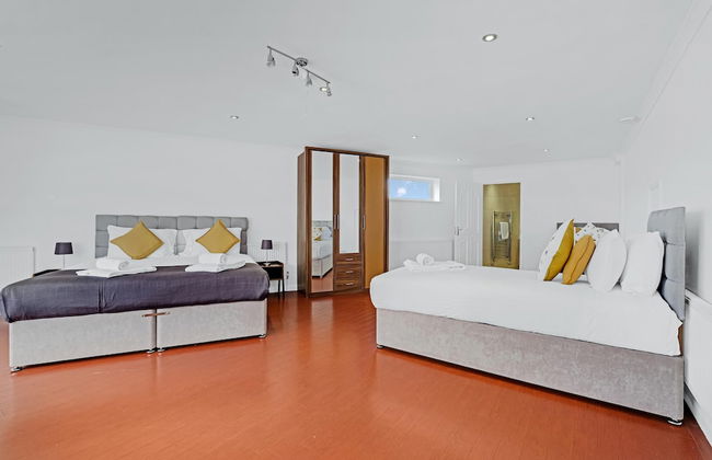 Heathrow Living St Annes Svcs Hse 5 BDRM - Foto 3