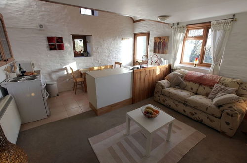 Photo 4 - Inviting 2-bed Cottage in Newcastle Emlyn