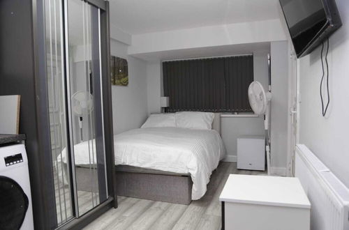 Photo 2 - Budget Ensuite Room Woolwich