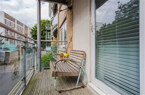 Photo 18 - 1 Bed with Balcony by Broadway Market & Columbia Road