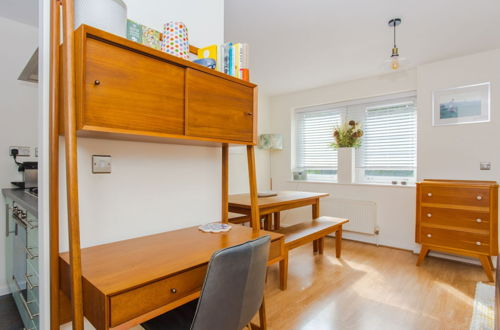 Photo 23 - 1 Bed with Balcony by Broadway Market & Columbia Road