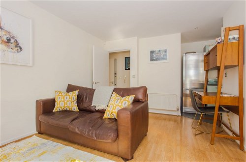 Photo 15 - 1 Bed with Balcony by Broadway Market & Columbia Road