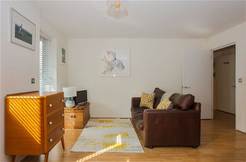 Photo 11 - 1 Bed with Balcony by Broadway Market & Columbia Road