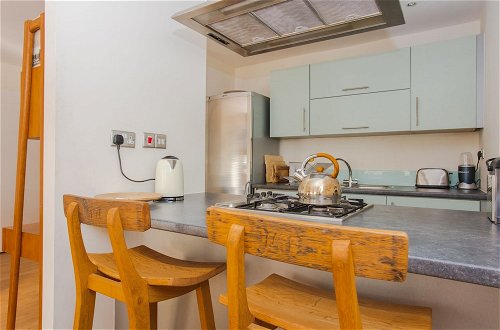Photo 9 - 1 Bed with Balcony by Broadway Market & Columbia Road