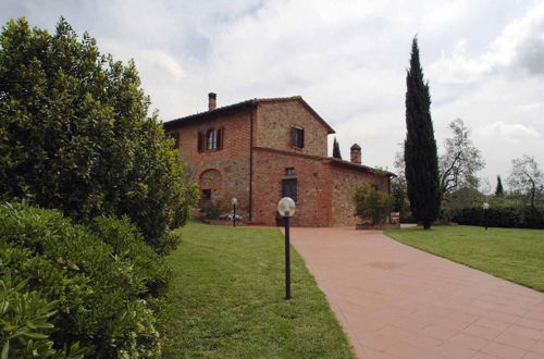 Photo 18 - Country House in Chianti With Pool ID 33