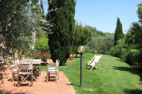 Photo 22 - Country House in Chianti With Pool ID 33