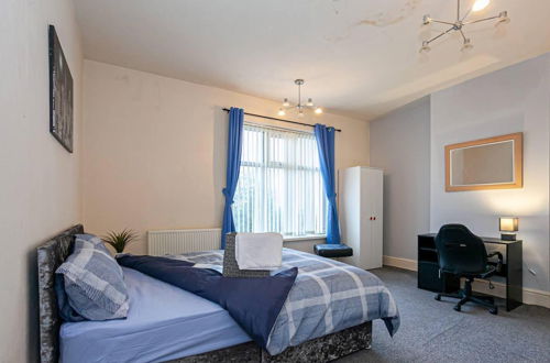 Photo 8 - Captivating 5-bed House in Horwich Bolton