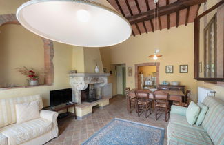 Foto 3 - Apartment in Chianti With Pool ID 450