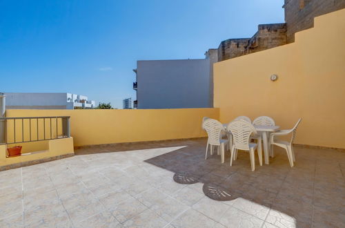 Foto 1 - Modern 2 Bedroom Maisonette in Central Sliema