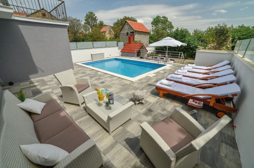 Foto 1 - Luxury Holiday House Sinj