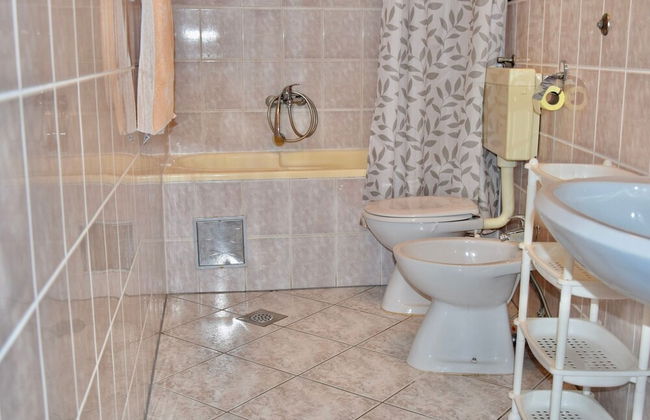 Vacation Home Seaview - Photo 14