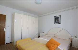 Foto 3 - Comfortable Apartment With Terrace Near the Beach