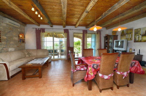 Photo 8 - Authentic Holiday Home With Private Pool & Covered Terrace