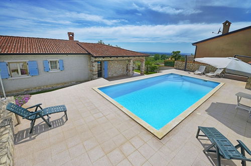 Photo 11 - Authentic Holiday Home With Private Pool & Covered Terrace