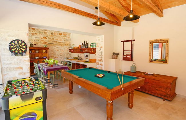 Spacious Villa in Kringa Croatia With Private Pool - Foto 18