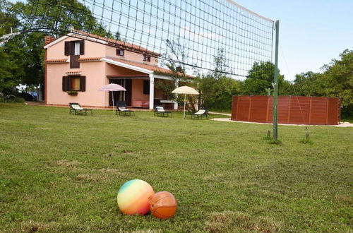 Photo 19 - Tranquil Holiday Home in Pula With Swimming Pool