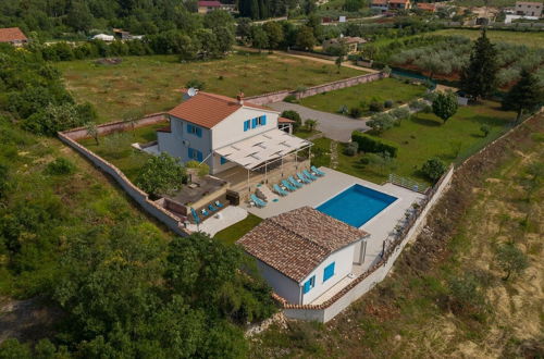 Photo 1 - Villa Tanga near Rovinj with Pool