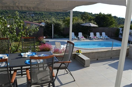 Foto 12 - Lovely Island House With Private Swimming Pool, Garden, Bbq, Near the Sea