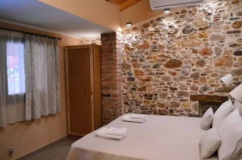 Photo 4 - Castro Rooms Chios