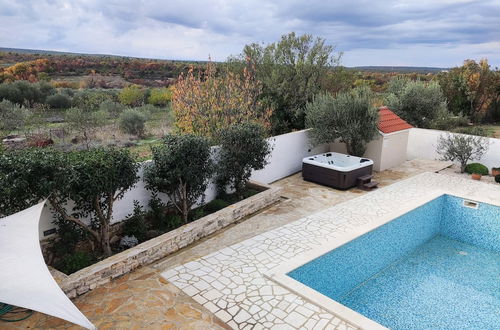 Photo 45 - Villa in Pridraga With Swimming Pool and 5-person Jacuzzi