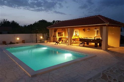 Foto 59 - Villa in Pridraga With Swimming Pool and 5-person Jacuzzi