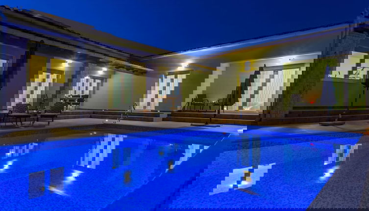 Photo 1 - Villa in Istria With Private Pool & Near Pula