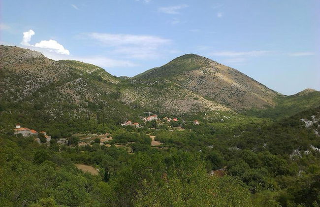 Stone Holiday Home in Brotnice Dalmatia with Outdoor Hot Tub - Photo 17