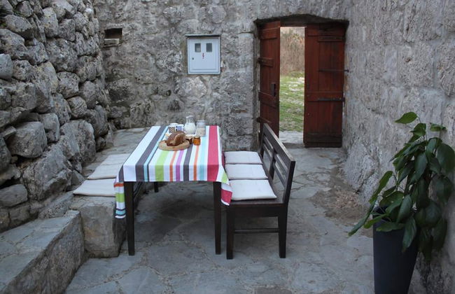Stone Holiday Home in Brotnice Dalmatia with Outdoor Hot Tub - Photo 6