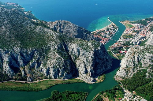 Photo 16 - Modern Apartment in Trogir With Sea Nearby