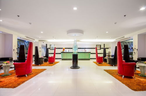 Photo 2 - Nova Suites Pattaya by Compass Hospitality