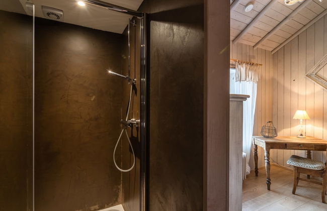 Beautiful Holiday Home with Hot Tub, Sauna & Monumental Fireplace - Foto 11