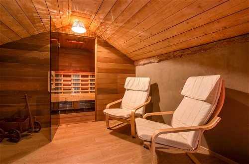 Photo 18 - Beautiful Holiday Home with Hot Tub, Sauna & Monumental Fireplace