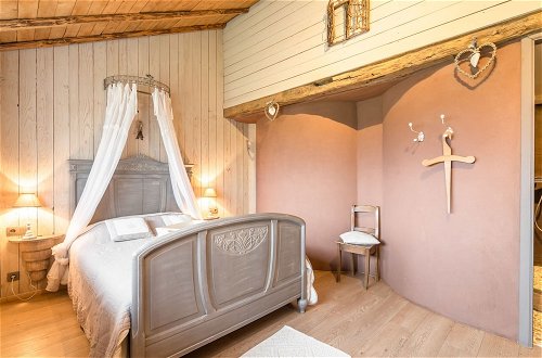 Photo 7 - Beautiful Holiday Home with Hot Tub, Sauna & Monumental Fireplace