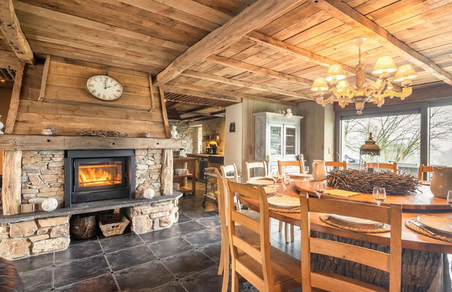 Beautiful Holiday Home with Hot Tub, Sauna & Monumental Fireplace - Foto 23