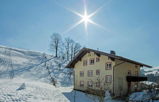 Huge Holiday Home in Hopfgarten im Brixental near Ski Lift - Photo 1