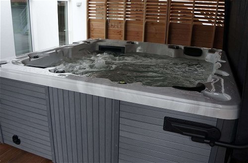Photo 15 - Modern Holiday Home in Zottegem with Hot Tub