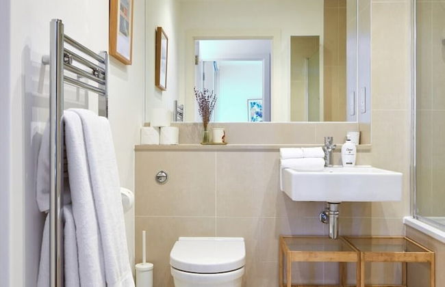 Beautiful 1 Bedroom With Balcony Near Mile End - Photo 15