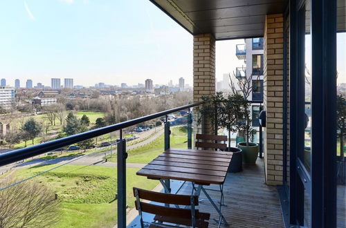 Photo 13 - Beautiful 1 Bedroom With Balcony Near Mile End