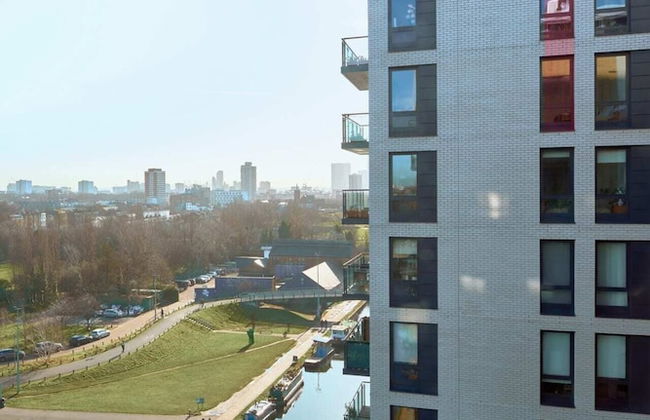 Beautiful 1 Bedroom With Balcony Near Mile End - Photo 25