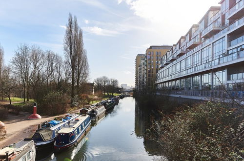 Photo 21 - Beautiful 1 Bedroom With Balcony Near Mile End