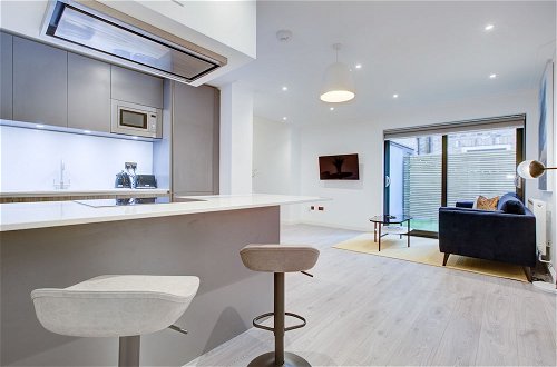 Photo 6 - Charming 2-bed Apartment in London