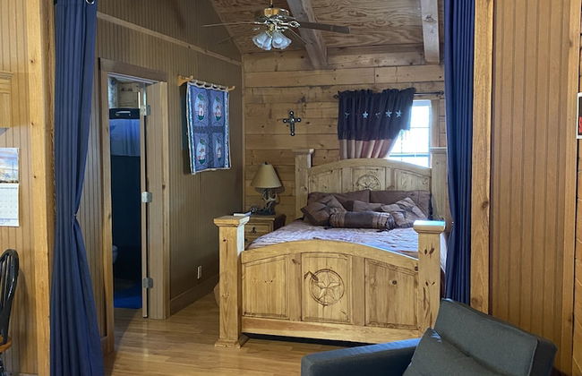 A Peace of Heaven Cabins - Photo 9